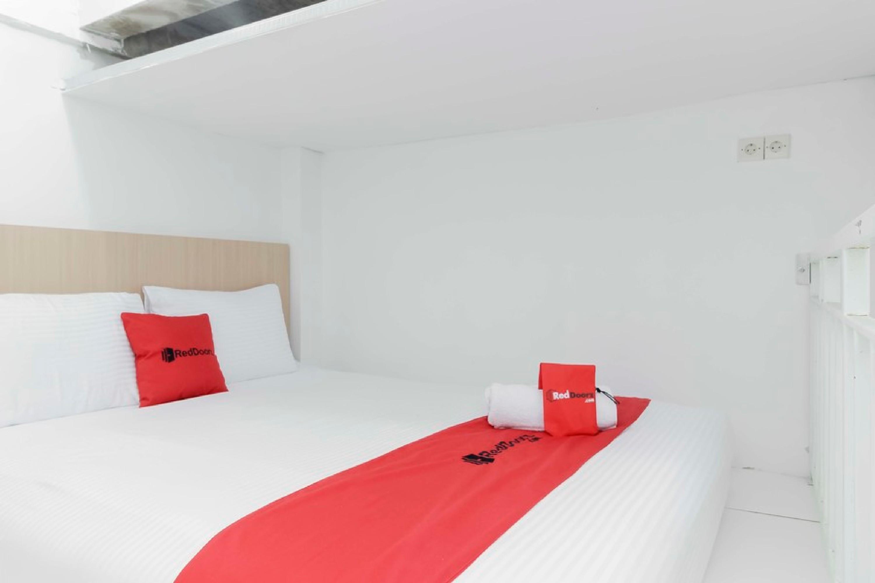 Hotel RedDoorz near Hayam Wuruk Dżakarta Zewnętrze zdjęcie