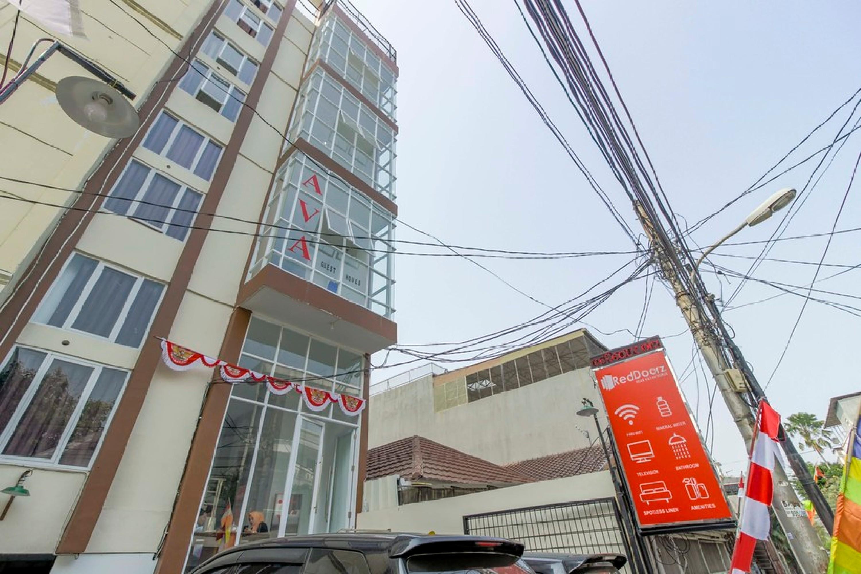 Hotel RedDoorz near Hayam Wuruk Dżakarta Zewnętrze zdjęcie