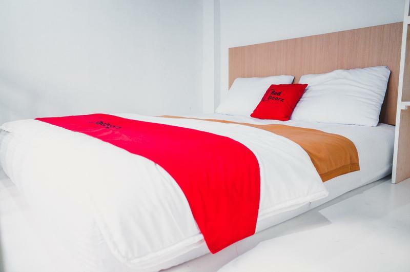 Hotel RedDoorz near Hayam Wuruk Dżakarta Zewnętrze zdjęcie